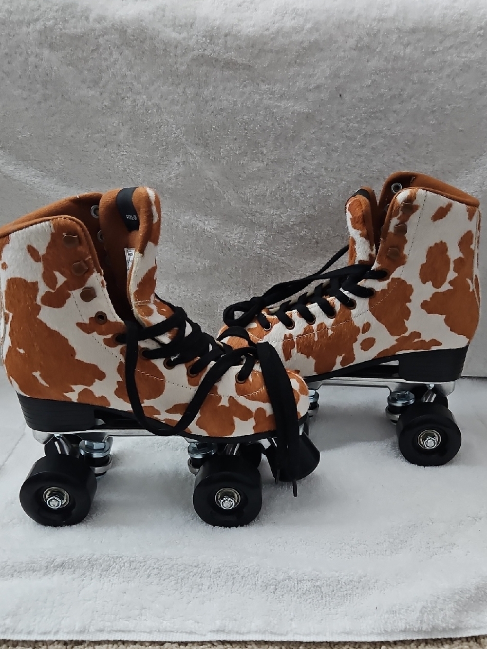Intentionally Genuine Calf Hair Roller Skates - Brown & White Sz 37/7 New